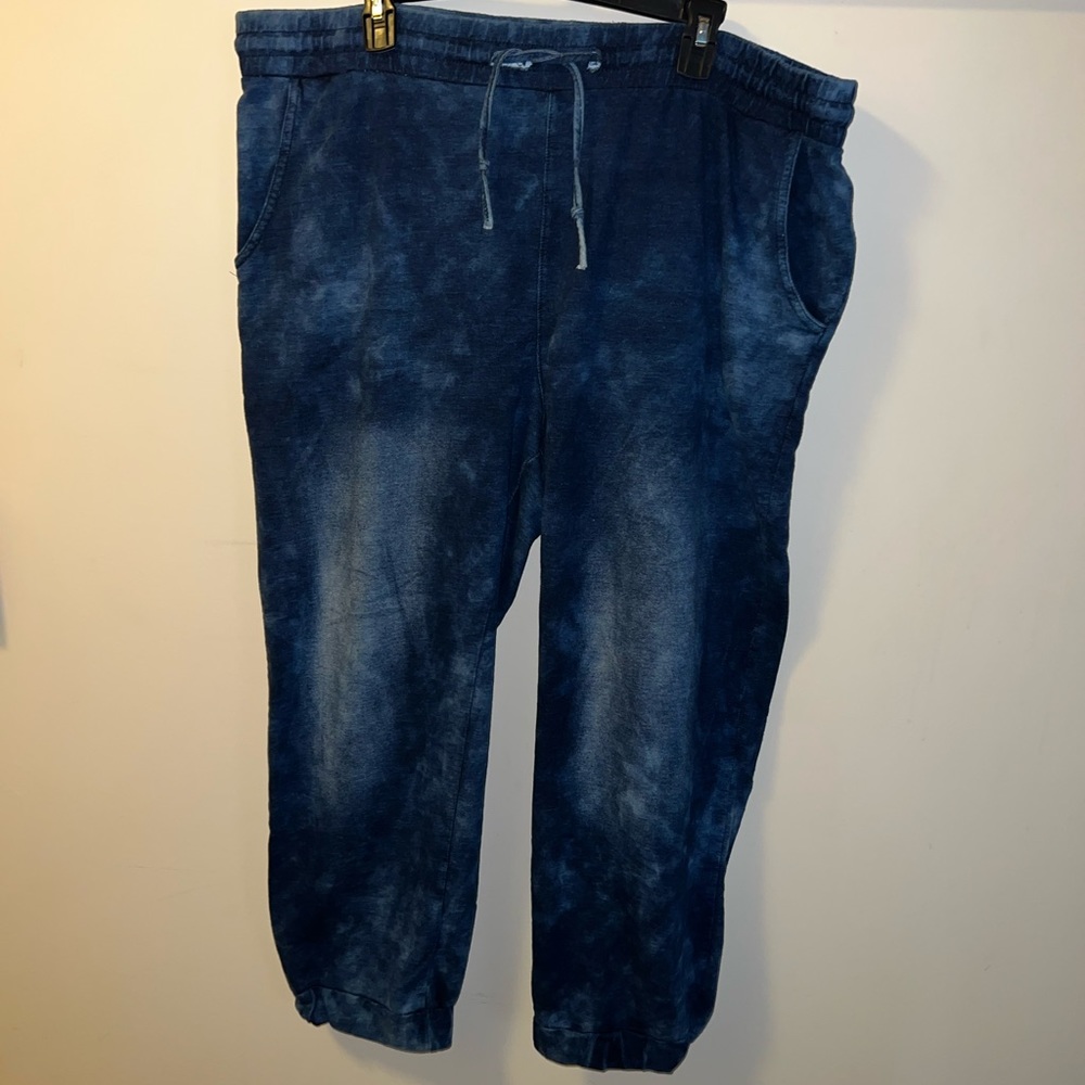 Selling a lightly used pair of jogger sweatpants!